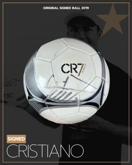 99   -  CRISTIANO RONALDO #7 | 2019 CR7 MUSEUM | SIGNED BALL 